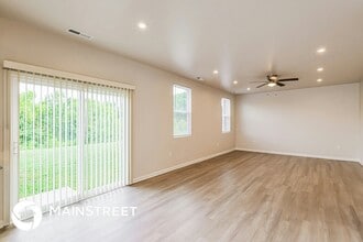 12006 Wooden Trace Dr in Louisville, KY - Building Photo - Building Photo