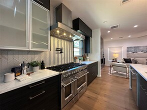 8619 Winding Walk in Austin, TX - Building Photo - Building Photo