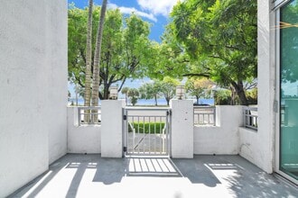 300 S Australian Ave in West Palm Beach, FL - Building Photo - Building Photo