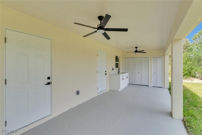 3307 40th St W in Lehigh Acres, FL - Foto de edificio - Building Photo