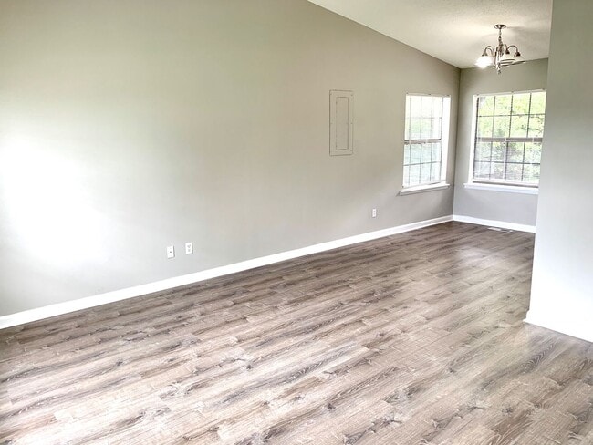 208 State Line Rd in Clarksville, TN - Building Photo - Building Photo