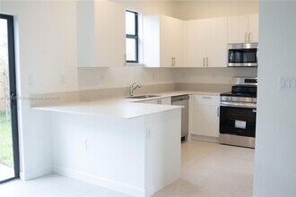 23250 SW 133rd Ct in Princeton, FL - Building Photo - Building Photo