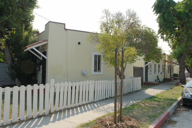 3284-3286 Casitas Ave in Los Angeles, CA - Building Photo - Building Photo