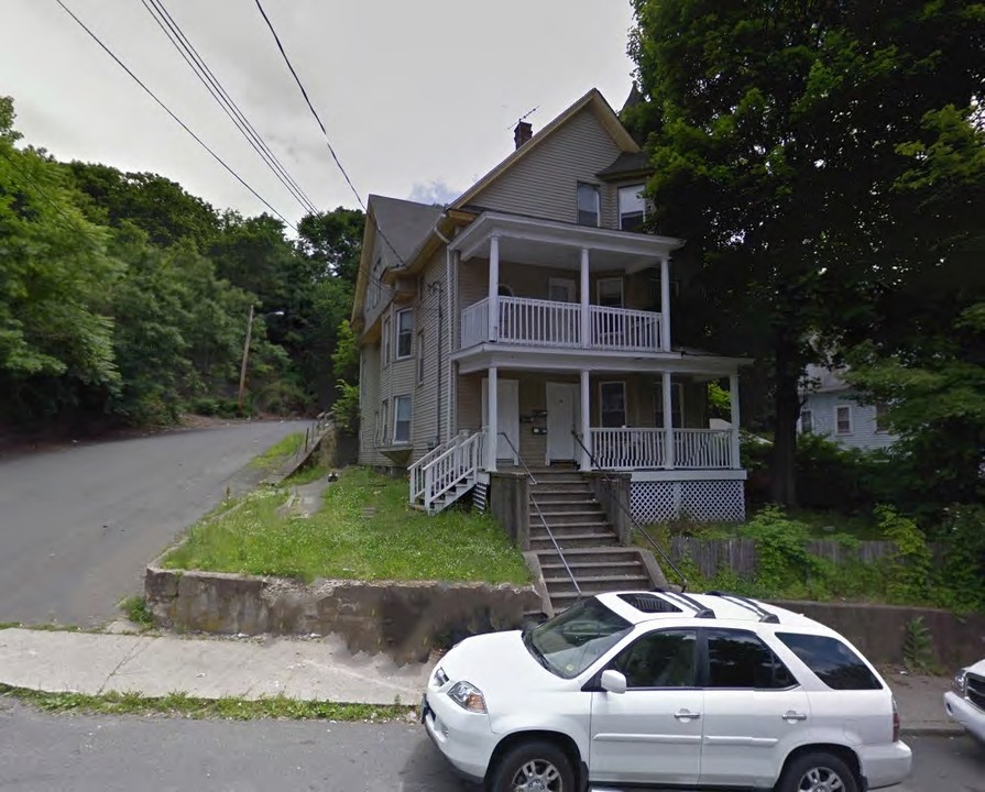 342 Willow St in Waterbury, CT - Foto de edificio