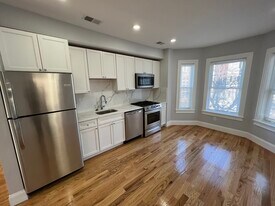 372 Oxford St, Unit 3 in Cambridge, MA - Building Photo