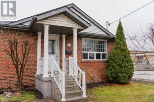 283 Lanor Ave in Toronto, ON - Building Photo