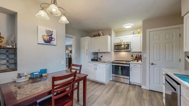 property at 1211 8th Ave SE