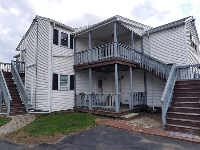 27 Spring St in East Bridgewater, MA - Building Photo - Building Photo