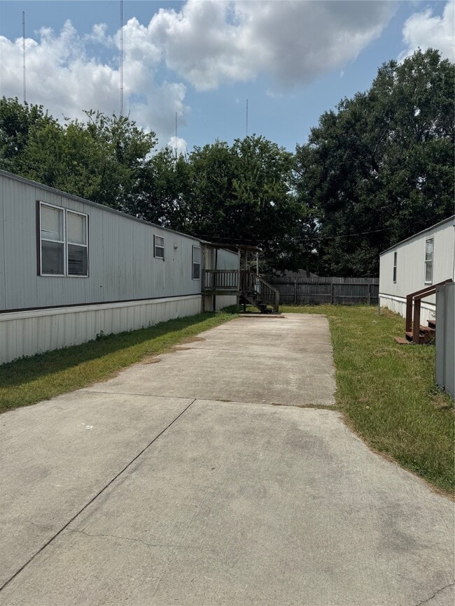 property at 14909 Welcome Ln
