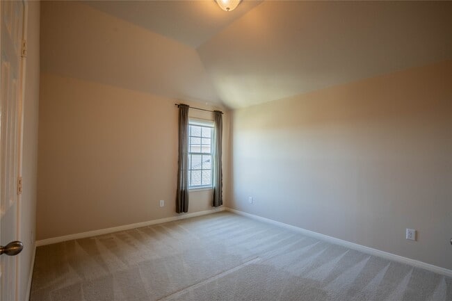 property at 2802 Silhouette Bay Dr