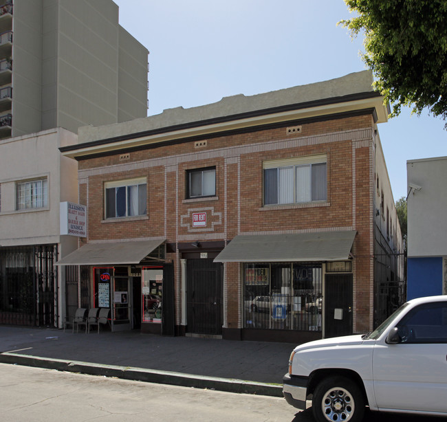 1055 Pine Ave in Long Beach, CA - Building Photo - Building Photo