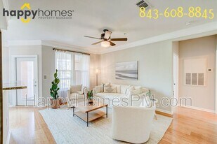 2223 Chatelain Way in Mount Pleasant, SC - Building Photo