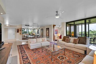 7578 Regency Lake Dr in Boca Raton, FL - Building Photo - Building Photo