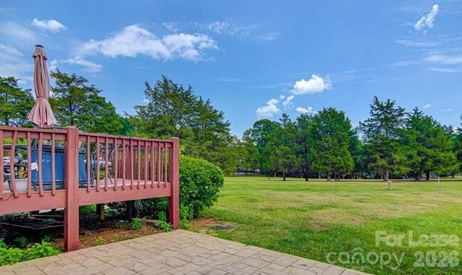 8215 Circle Tree Ln in Charlotte, NC - Building Photo - Building Photo