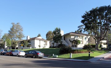 La Jolla Terrace in La Jolla, CA - Foto de edificio - Building Photo