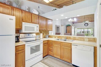 2972 Kings Lake Blvd in Naples, FL - Building Photo - Building Photo