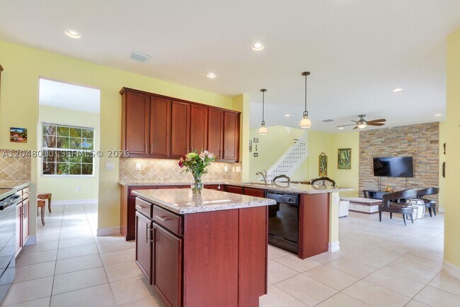 8185 Fiera Ridge Dr