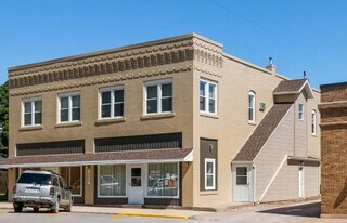 2202 Broadway St in Granger, IA - Building Photo