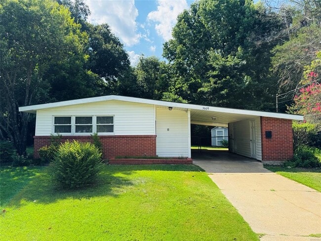 property at 3609 Loxley Ln