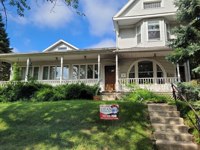 property at 612-616 S 10th St