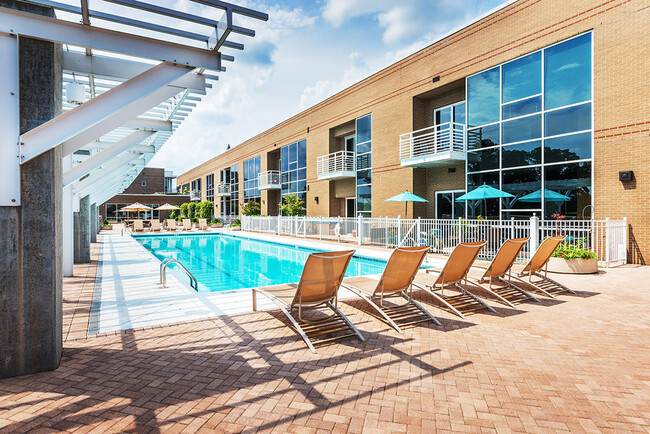 Environs Lofts at East 54 in Chapel Hill, NC - Foto de edificio - Building Photo