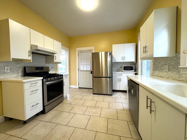 24 Weld Hill St in Boston, MA - Building Photo - Building Photo