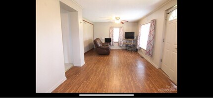103 E Maryland Ave in Bessemer City, NC - Building Photo - Building Photo