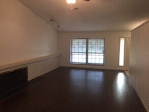 3400 Halifax Dr in Arlington, TX - Building Photo - Building Photo