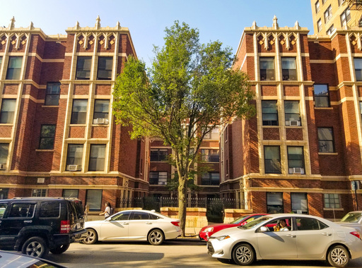 property at 1060 W Granville Ave