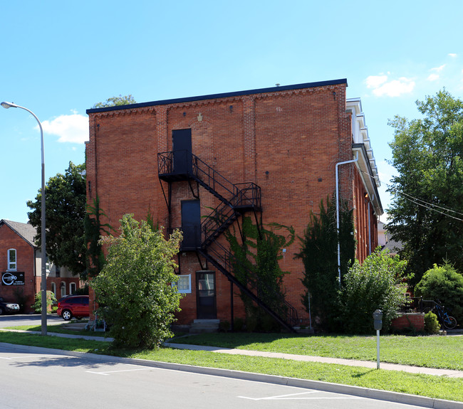 42 Court St in St Catharines, ON - Building Photo - Building Photo