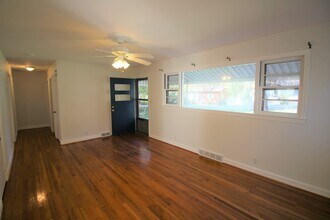 602 Rhododendron Ave in Black Mountain, NC - Building Photo - Building Photo