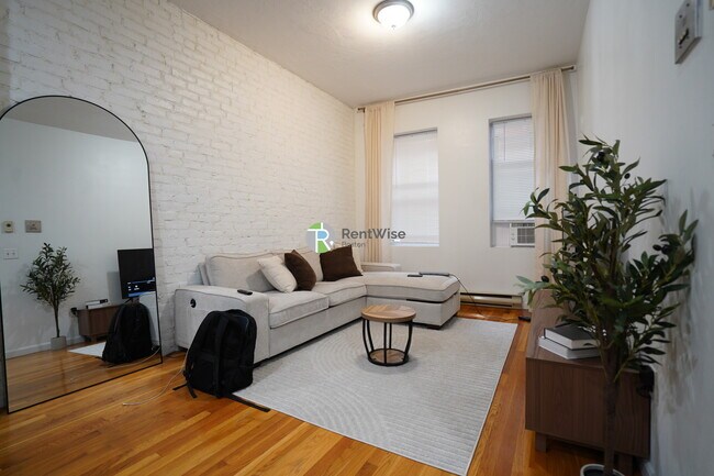6 Cleveland Pl in Boston, MA - Building Photo - Building Photo