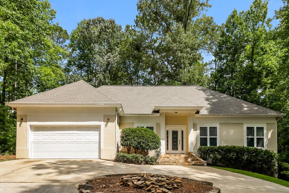 4048 Golfview Ct in Villa Rica, GA - Building Photo