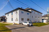 11-33 De L'hibiscus Rue in Granby, QC - Building Photo - Building Photo