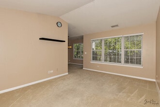 1187 N Red Oak Cir in Round Lake Beach, IL - Building Photo - Building Photo