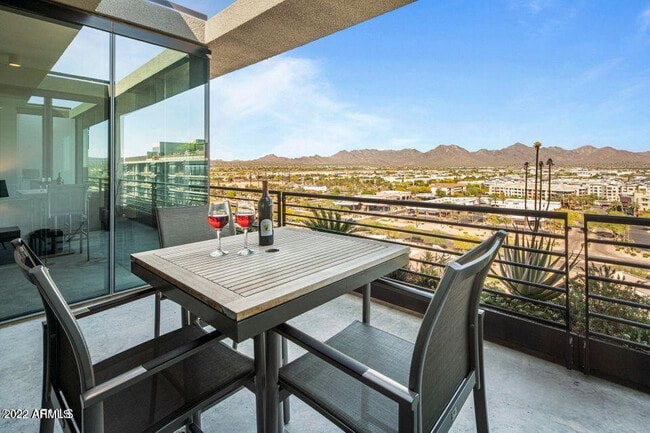 7120 E Kierland Blvd in Scottsdale, AZ - Building Photo - Building Photo