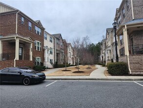 596 Sunset Park Dr in Suwanee, GA - Building Photo - Building Photo