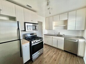 4256 Noyes St in San Diego, CA - Building Photo - Building Photo