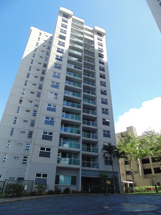 1448 Young St in Honolulu, HI - Building Photo