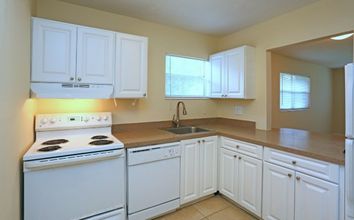 Rolling Hills Apartments in Tallahassee, FL - Foto de edificio - Building Photo