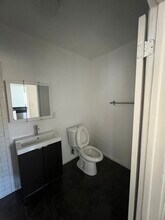 826 1/2 N Coronado st in Los Angeles, CA - Foto de edificio - Building Photo