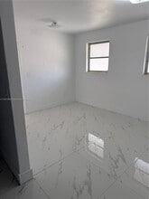 954 SW 4th St in Miami, FL - Building Photo - Building Photo