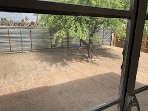 302 W Flores St-Unit -11 in Tucson, AZ - Building Photo - Building Photo