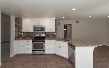 5239 Wohlford St in Oceanside, CA - Building Photo - Building Photo