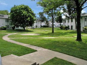 Royal Arms of Louisville in Louisville, KY - Building Photo - Building Photo