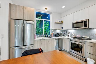 704 McGraw St in Seattle, WA - Building Photo - Building Photo