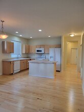 8908 Campus Meadows Loop NE in Lacey, WA - Foto de edificio - Building Photo