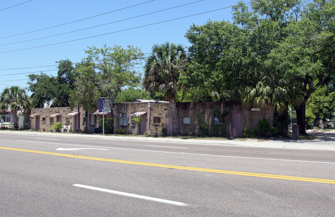 13119 N Florida Ave in Tampa, FL - Foto de edificio