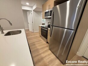 529 Beacon St in Boston, MA - Foto de edificio - Building Photo