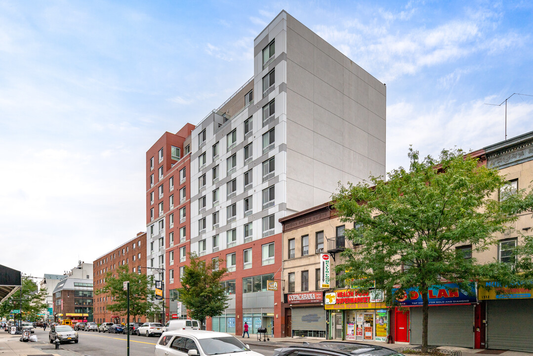 1320 Fulton St in Brooklyn, NY - Building Photo